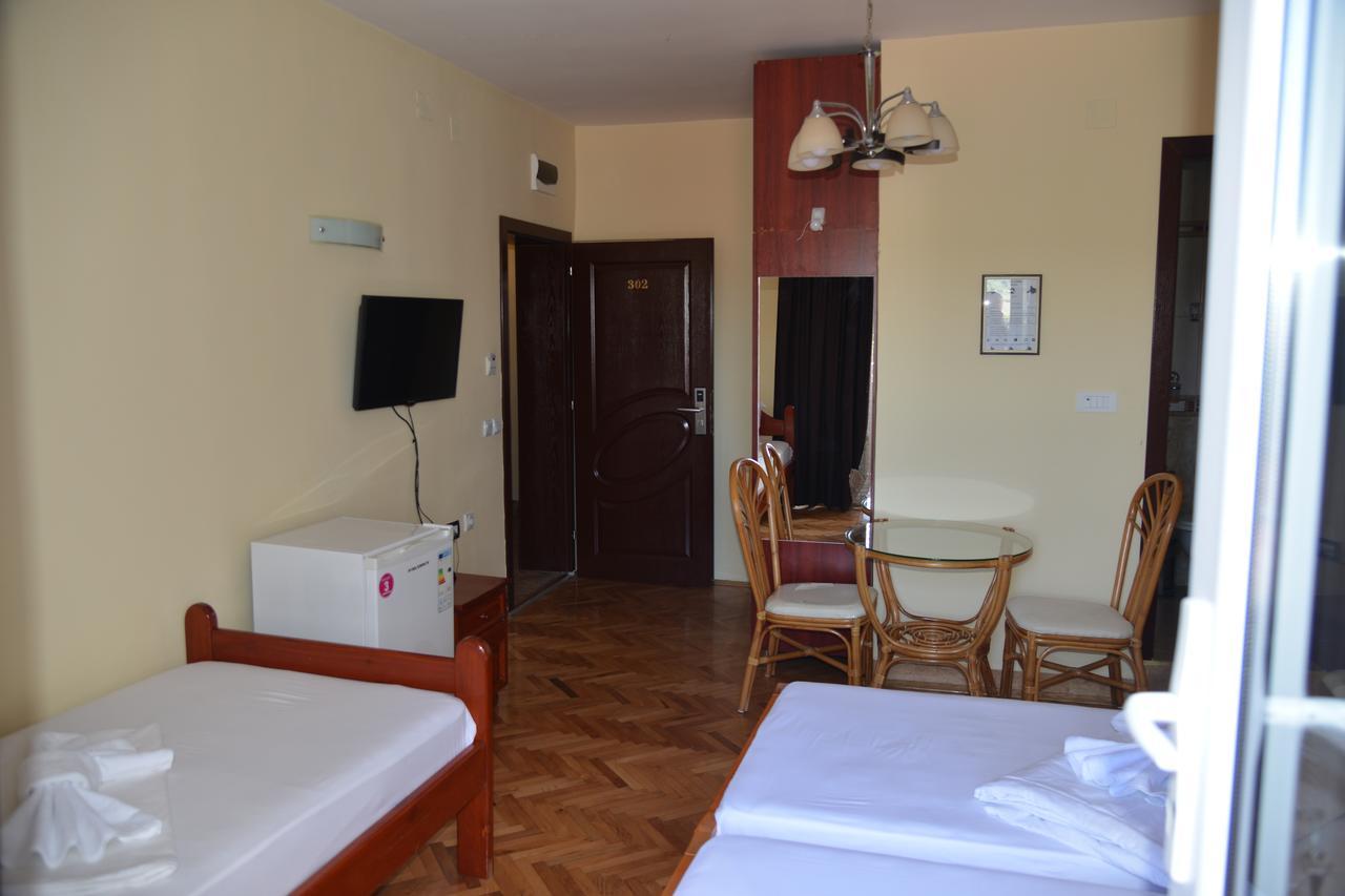 Hotel Bella Donna Κουμάνοβο Εξωτερικό φωτογραφία